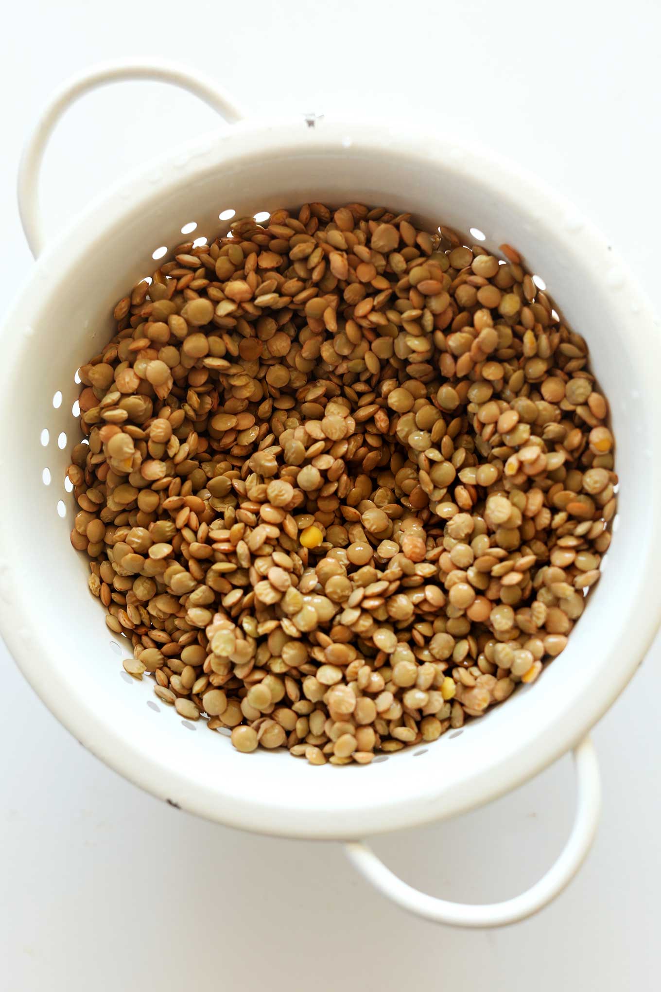 Rinsing lentils in a colander