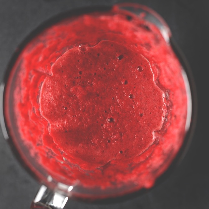 Blender of blended fruits and vegetables for our post on How to Juice without a Juicer
