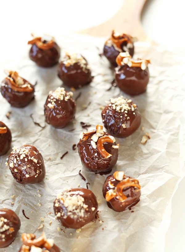 Peanut Butter Pretzel Truffles | Minimalist Baker Recipes