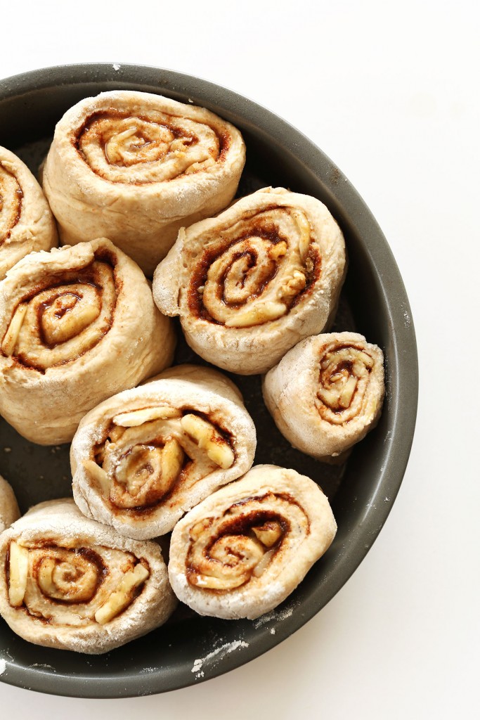 Banana Bread Cinnamon Rolls | Minimalist Baker Recipes