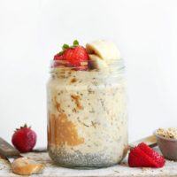 Jar of Peanut Butter Overnight Oats for a healthy gluten-free vegan breakfast