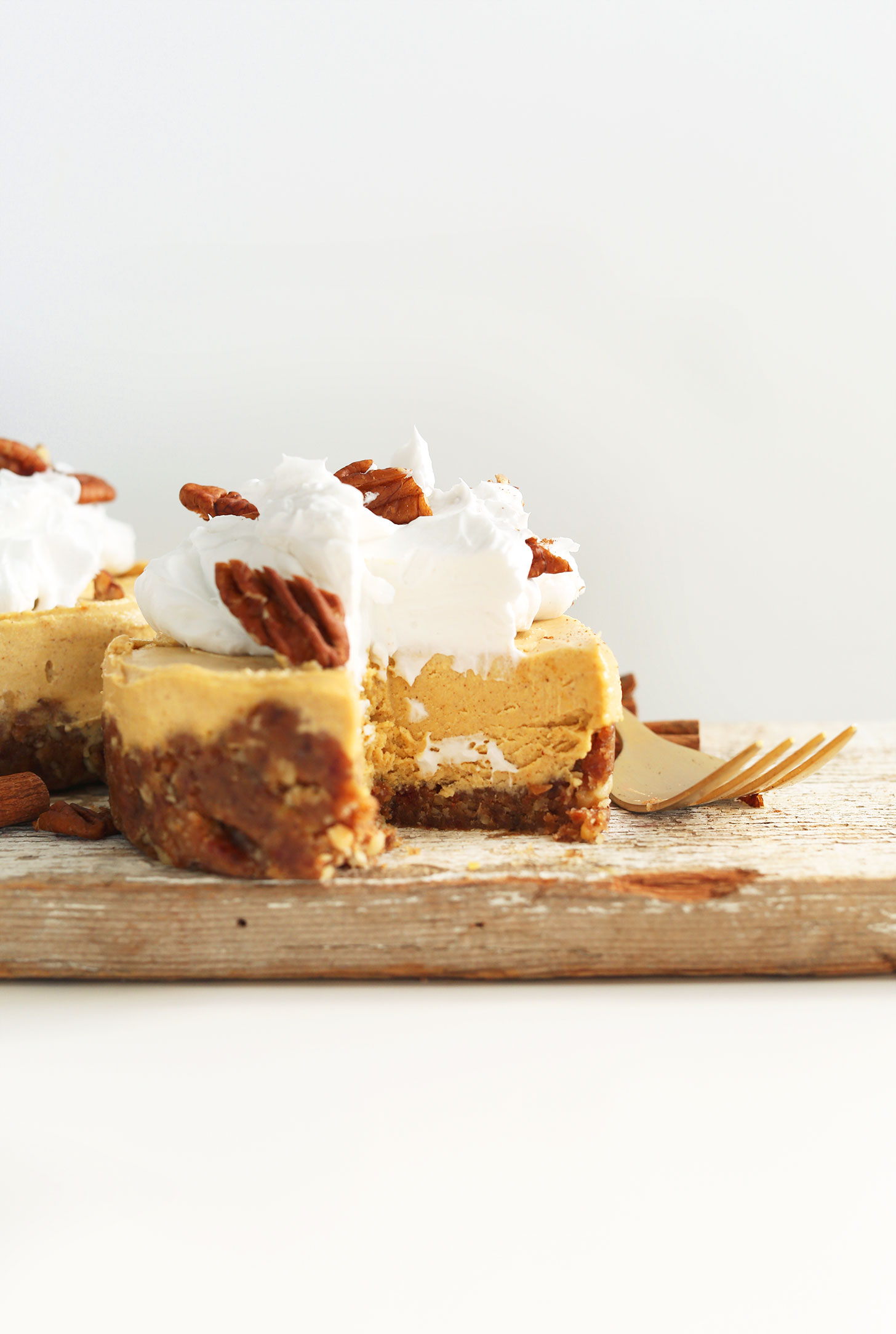 Amazing gluten-free Thanksgiving dessert of Vegan Pumpkin Cheesecake