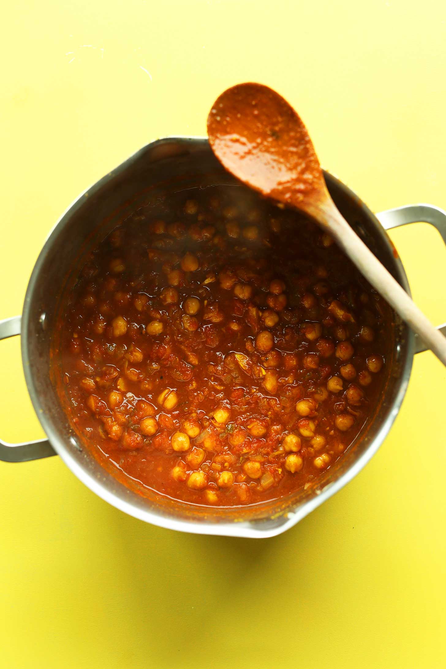Top down shot of a pot filled with our 1-Pot gluten-free Chana Masala recipe