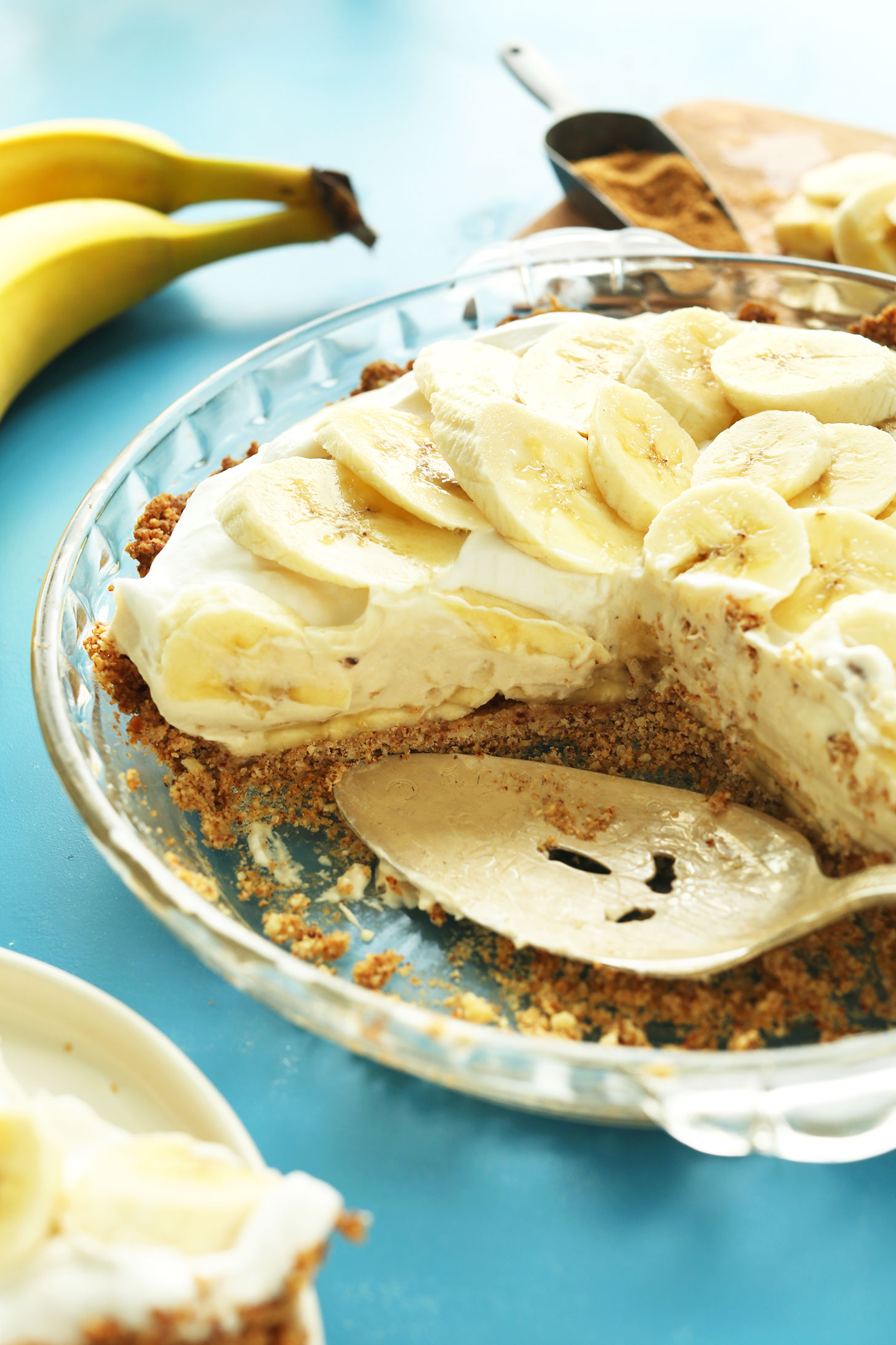 Pie pan with our amazing gluten-free vegan Banana Cream Pie recipe