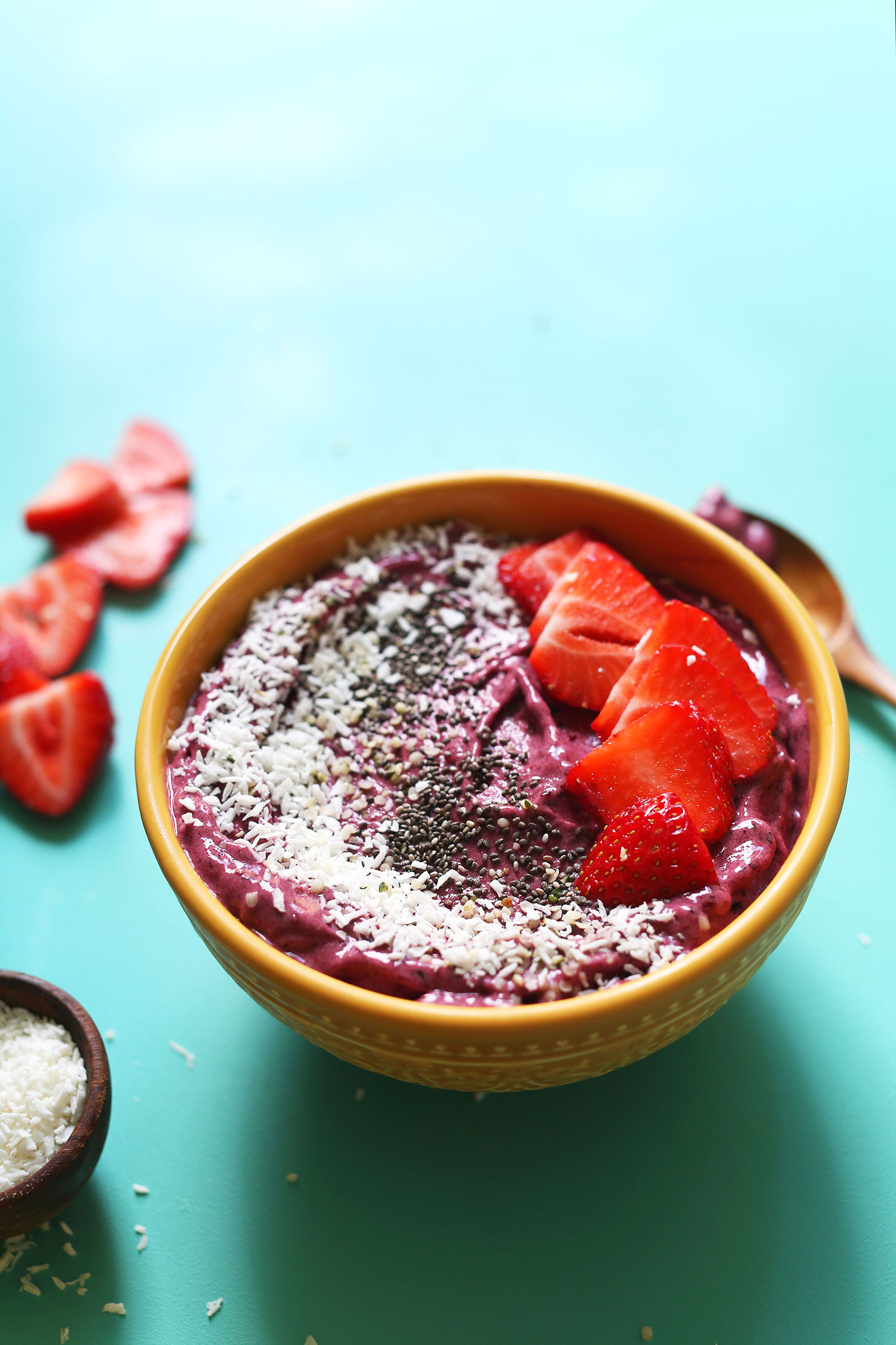 Our Perfect healthy Smoothie Bowl recipe made from simple ingredients