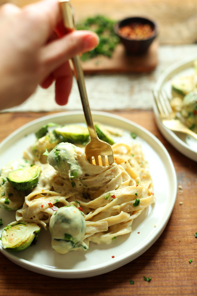 Vegan Garlic Alfredo Pasta | Minimalist Baker Recipes