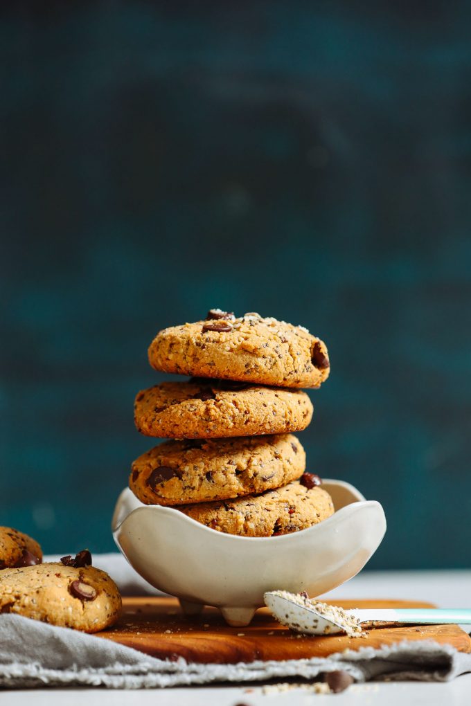 vegan-gluten-free-trail-mix-cookies-minimalist-baker-recipes