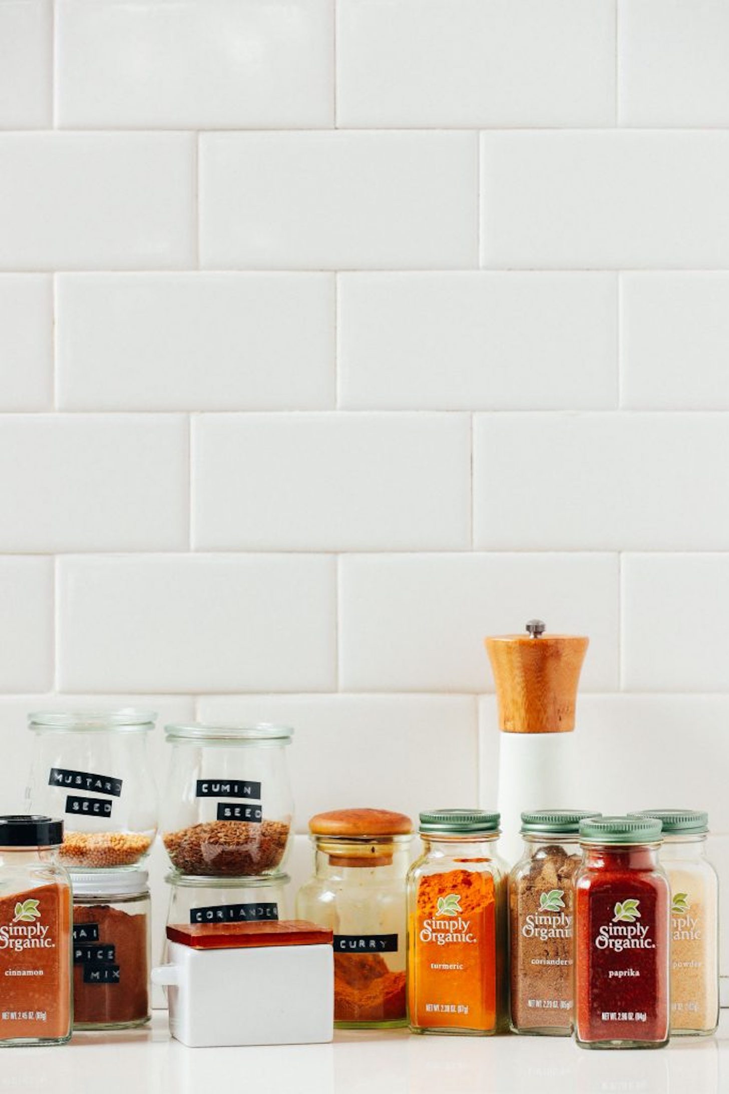 https://minimalistbaker.com/wp-content/uploads/2020/04/How-to-Stock-your-Pantry-Ingredients-Minimalist-Baker-14-708x1024-1.jpg