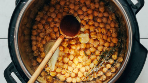 Pressure cooking chickpeas discount with baking soda