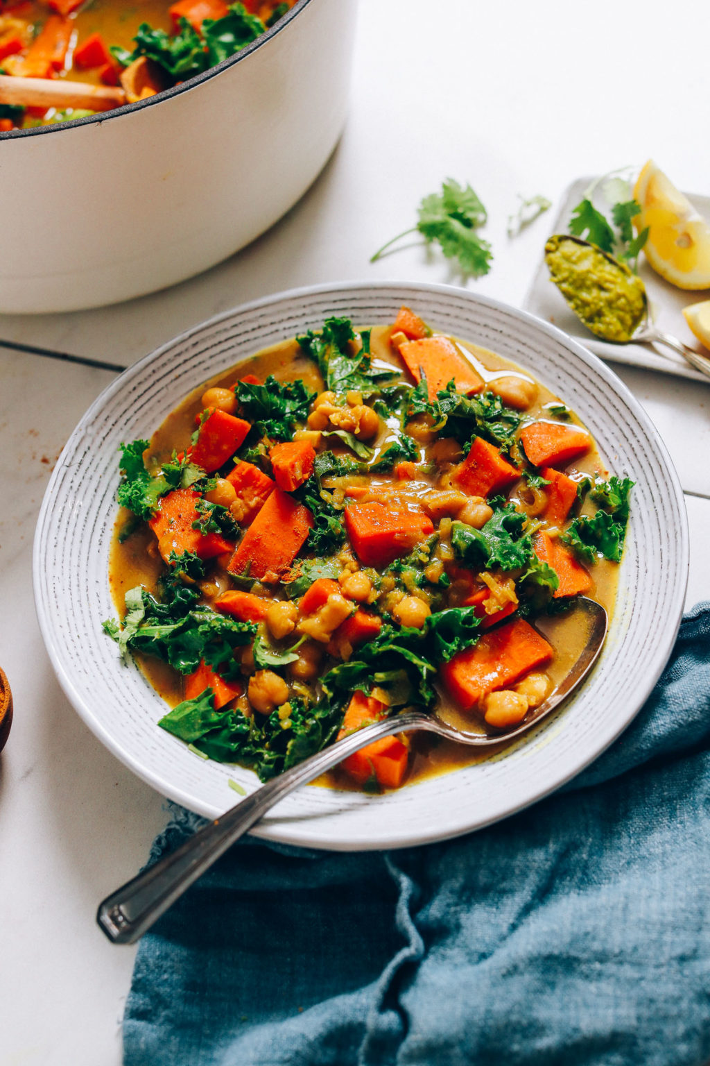 1-Pot Green Curry With Chickpeas & Kale - Minimalist Baker Recipes