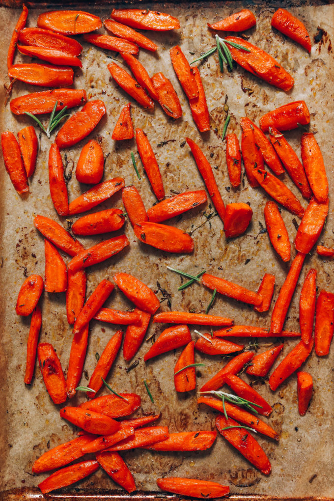 Perfect Roasted Carrots (Quick & Easy)