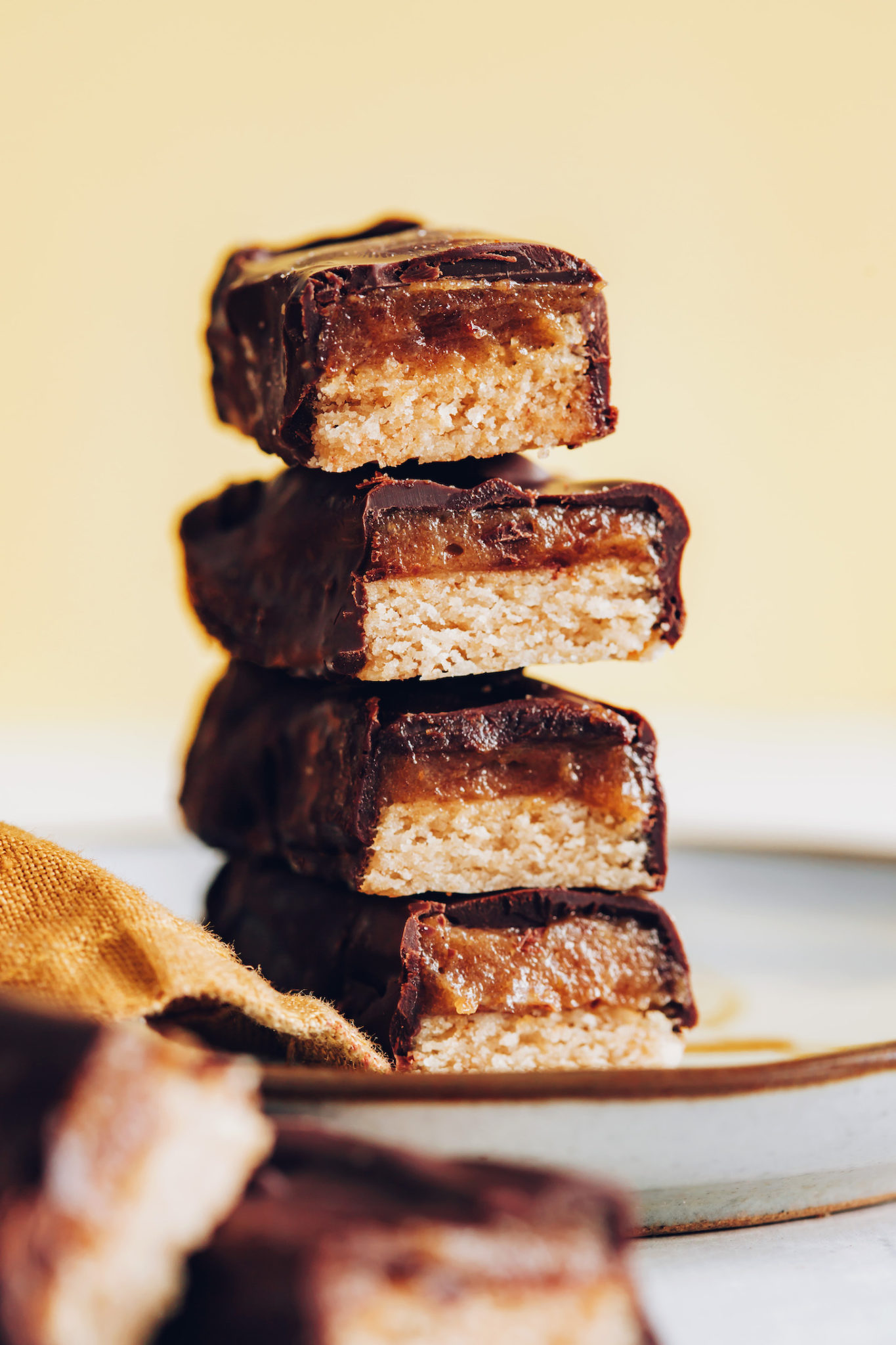 Easy Homemade Twix Bars (V/GF) Minimalist Baker Recipes