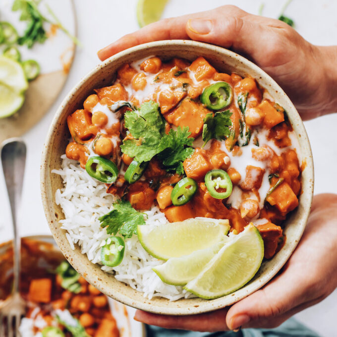 Roasted Red Pepper Chickpea Curry - Minimalist Baker Recipes