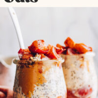 Two small Weck jars filled with our apple pie overnight oats recipe