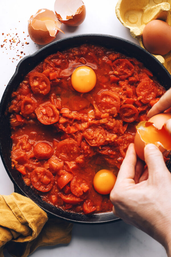 Easy Shakshuka (with Fresh Or Canned Tomatoes) - Minimalist Baker