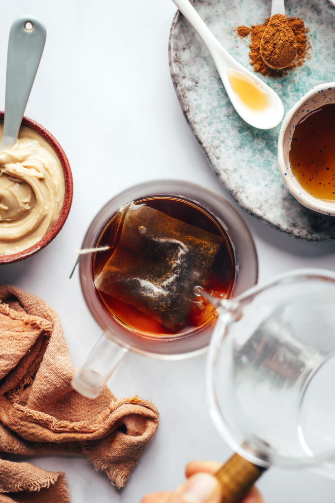 Cinnamon Vanilla Dandelion Tea Latte - Minimalist Baker Recipes