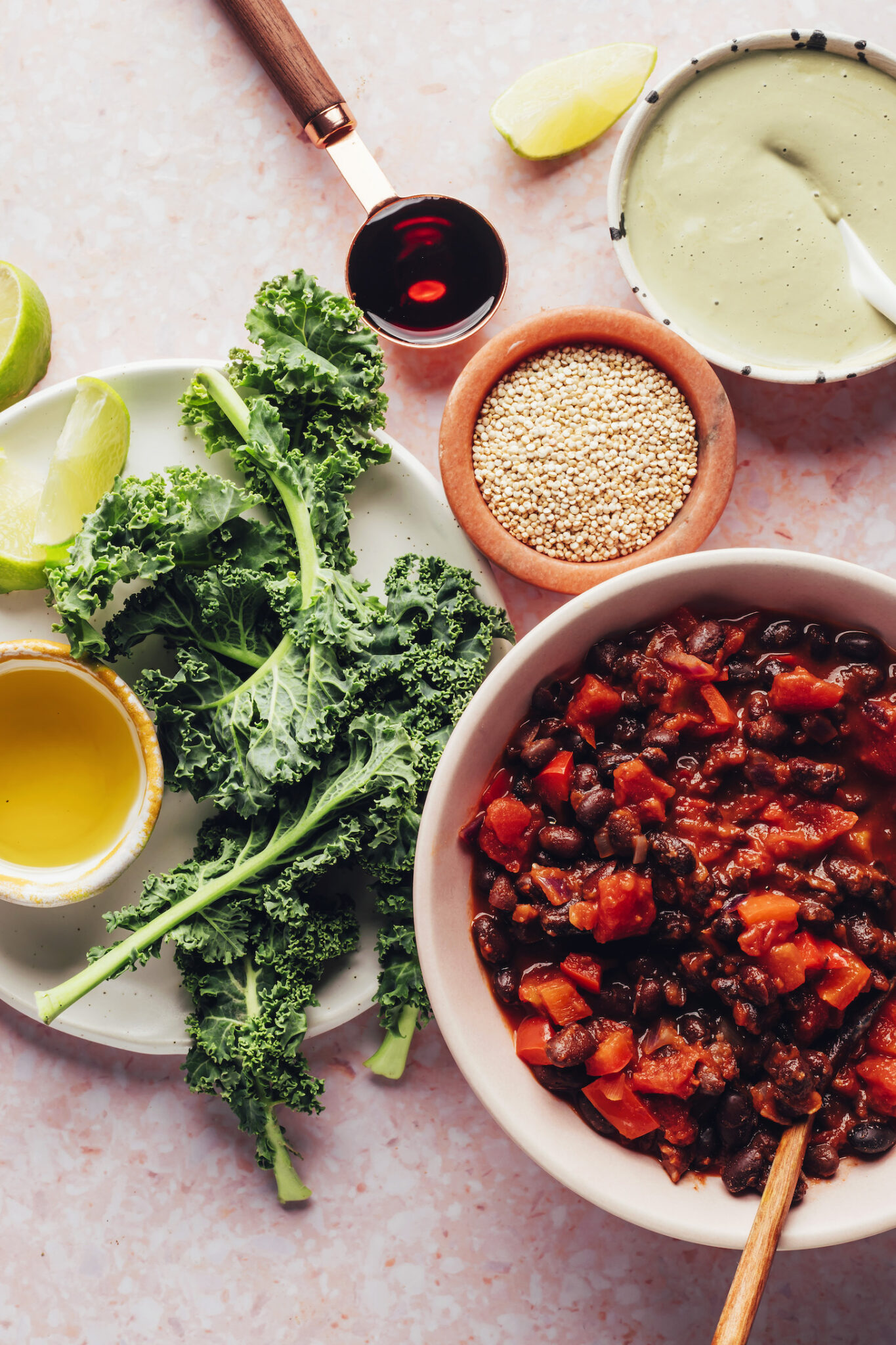 Smoky Black Bean & Quinoa Chili Bowl - Minimalist Baker Recipes