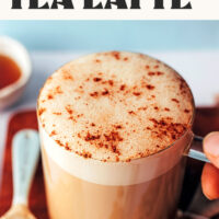 Tarçınlı vanilya karahindiba çayı latte görüntüsü