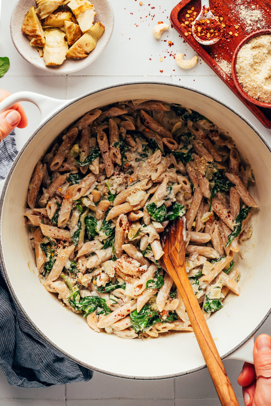 Creamy Vegan Spinach Artichoke Pasta (1 Pot!) - Minimalist Baker