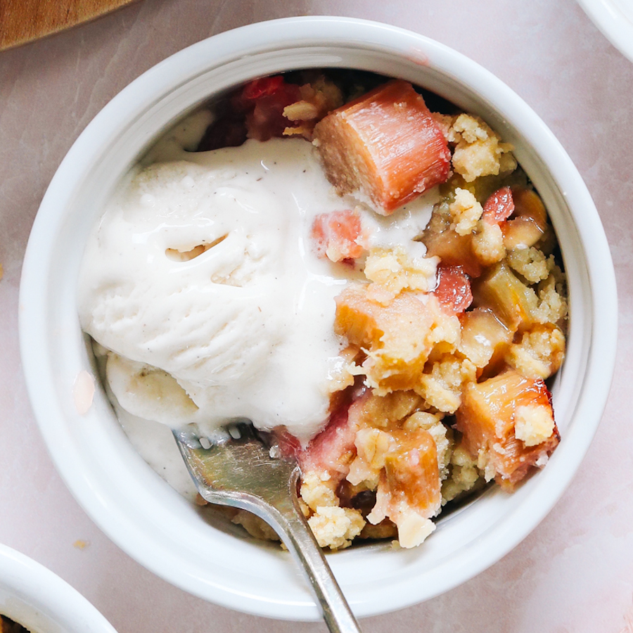 Gluten-Free Rhubarb Crisp (Vegan & Dairy-Free!) - Ai Made It For You