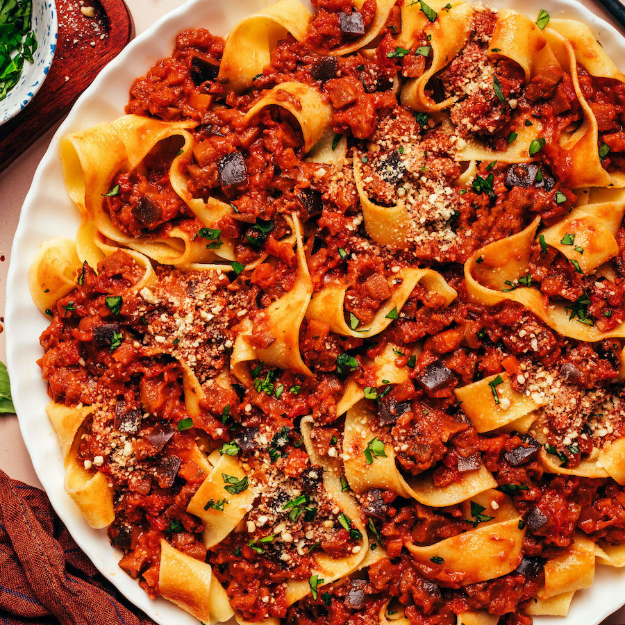 Easy Eggplant Bolognese (1 Pot!)